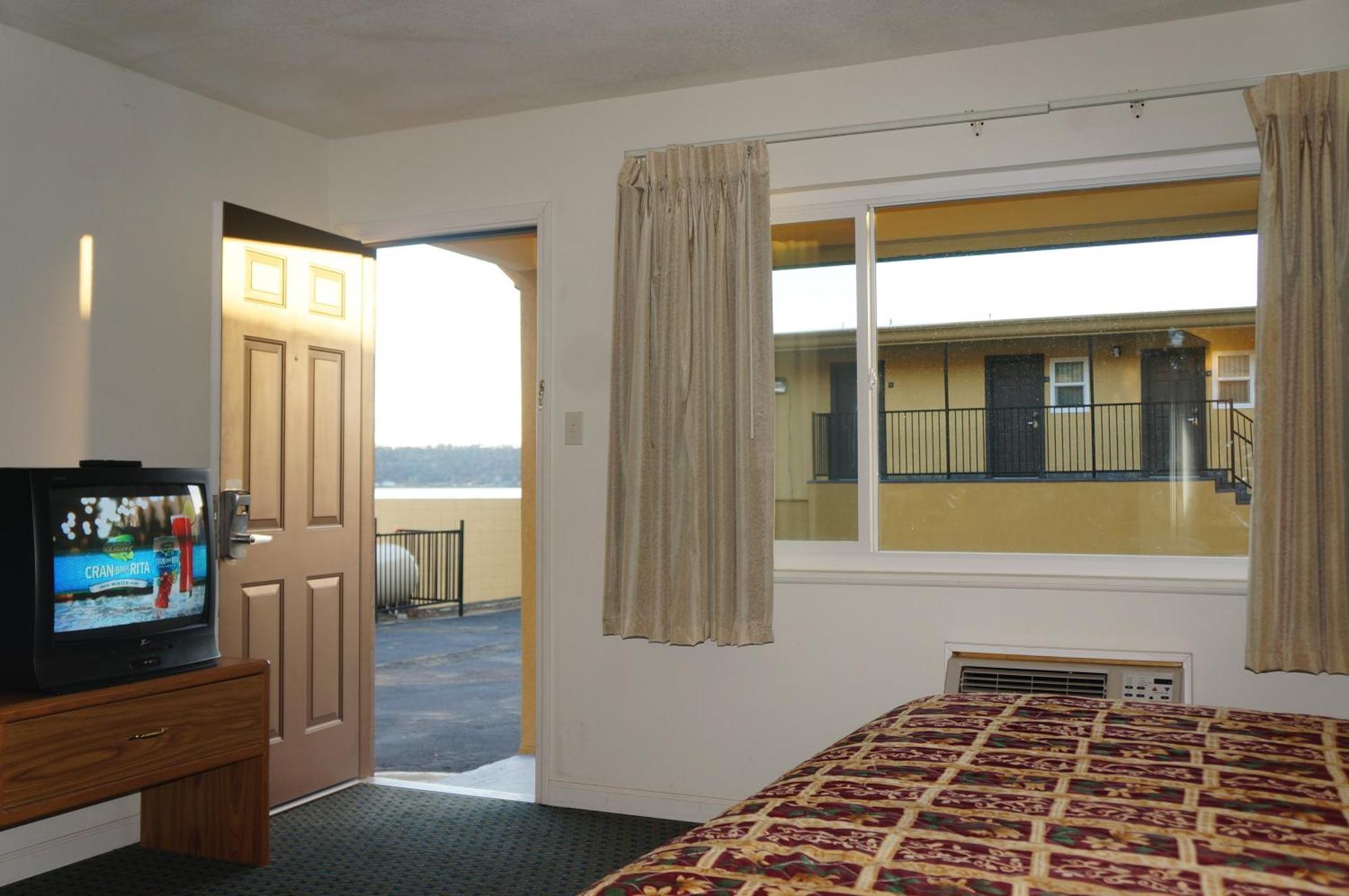 Clearlake Oaks Lake Marina Inn חדר תמונה