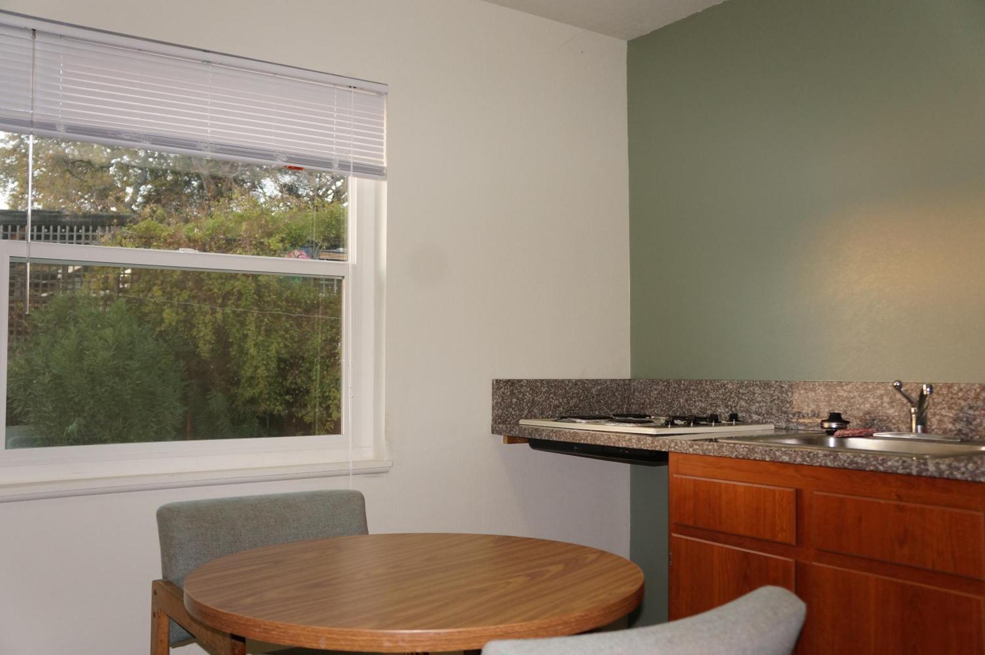 Clearlake Oaks Lake Marina Inn חדר תמונה