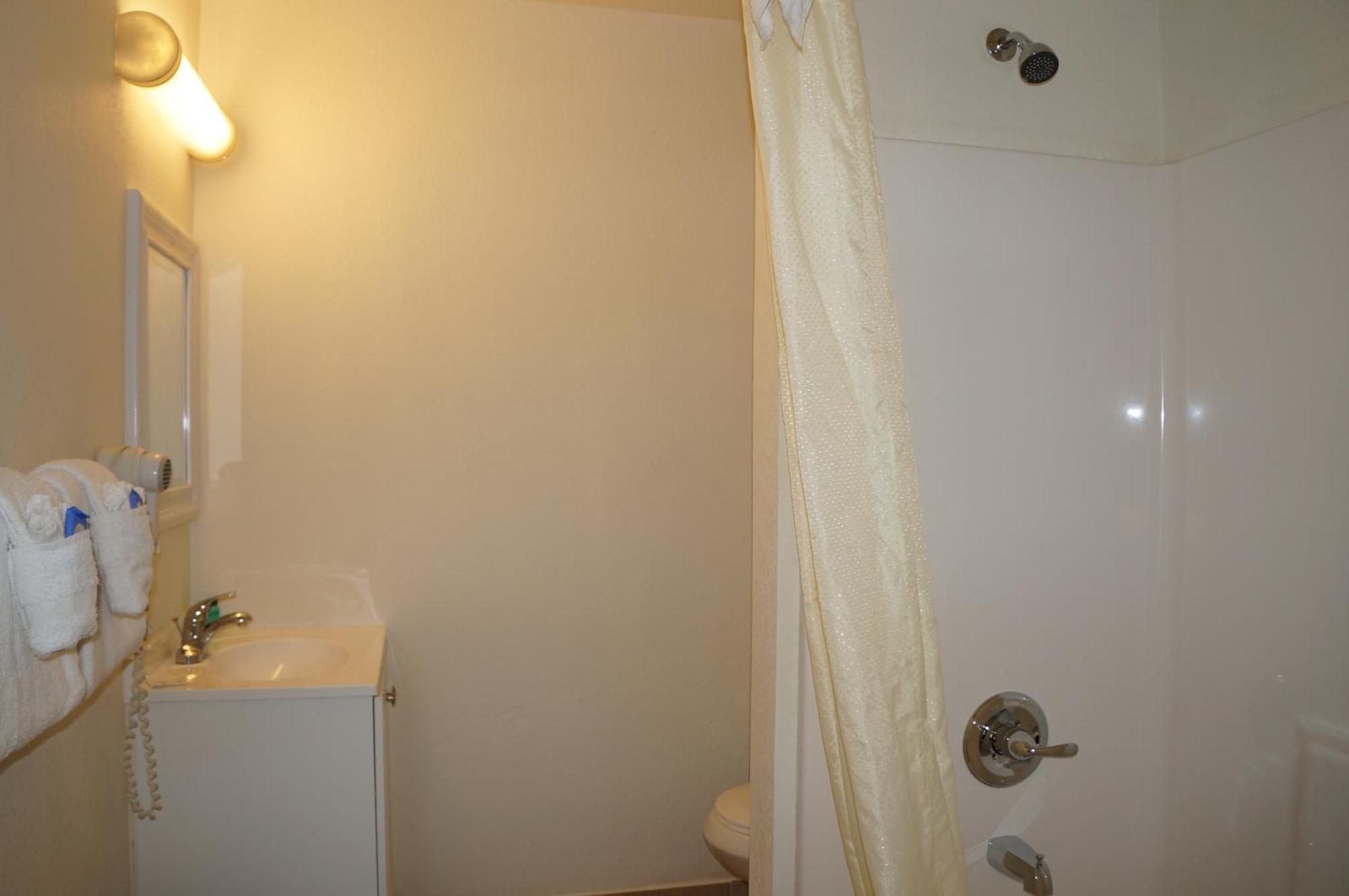 Clearlake Oaks Lake Marina Inn חדר תמונה