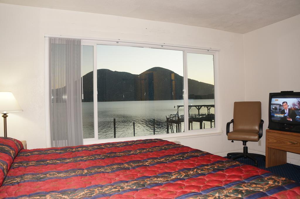 Clearlake Oaks Lake Marina Inn חדר תמונה