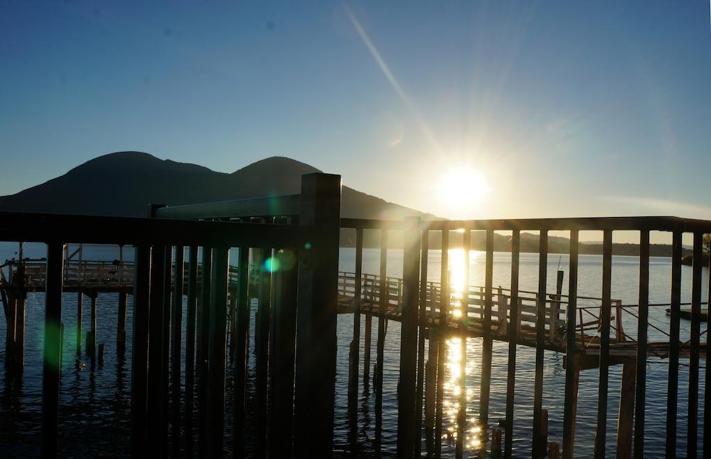 Clearlake Oaks Lake Marina Inn מראה חיצוני תמונה
