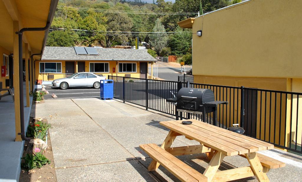 Clearlake Oaks Lake Marina Inn מראה חיצוני תמונה