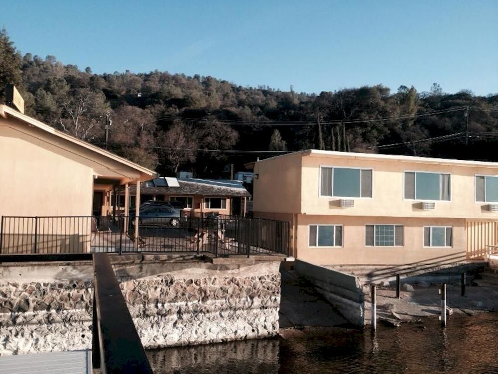 Clearlake Oaks Lake Marina Inn מראה חיצוני תמונה