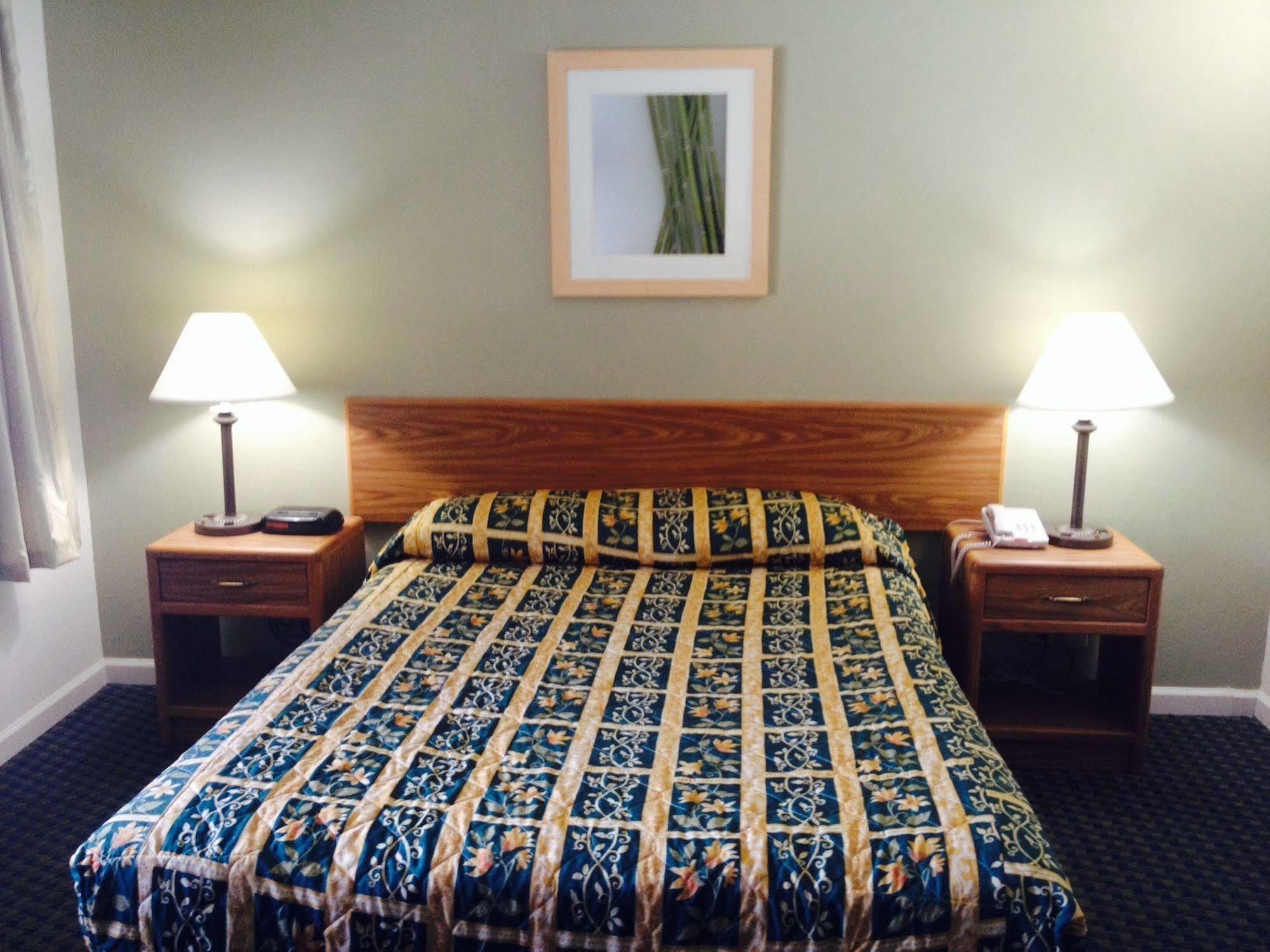 Clearlake Oaks Lake Marina Inn מראה חיצוני תמונה